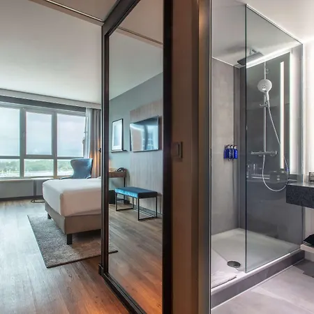 Ξενοδοχείο Radisson Blu 4*